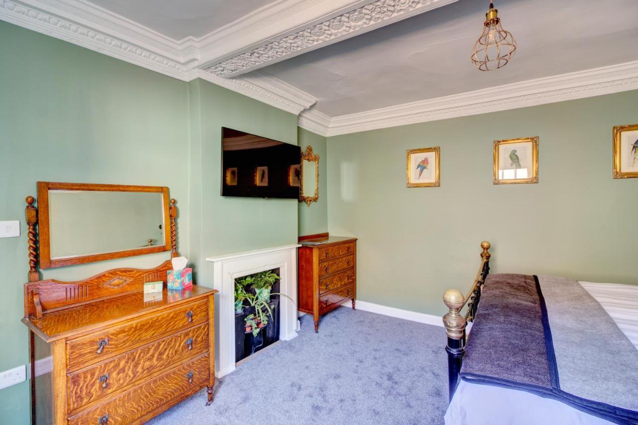 Bed and Breakfast Green Parrot House Devizes Exteriér fotografie