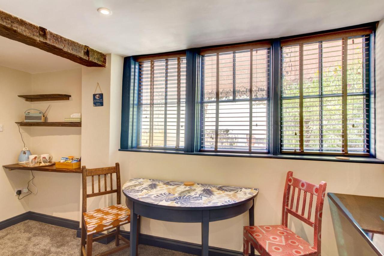 Bed and Breakfast Green Parrot House Devizes Exteriér fotografie
